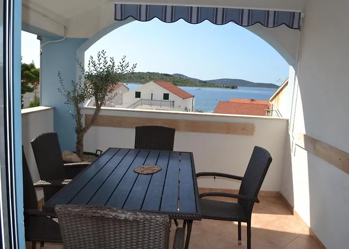 Appartement Lucija Srima